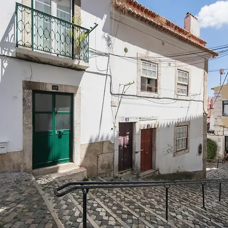 Alfama Typical Beco Da Adica Lizbona